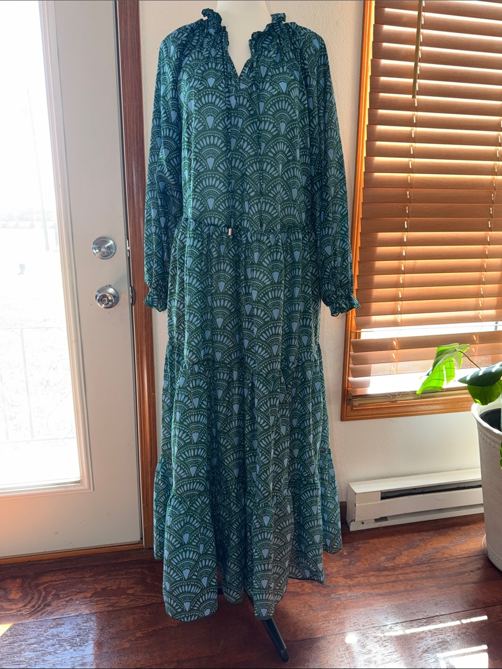 J.Marie Green Printed Ruffle Neck Tiered Maxi Dress Size M